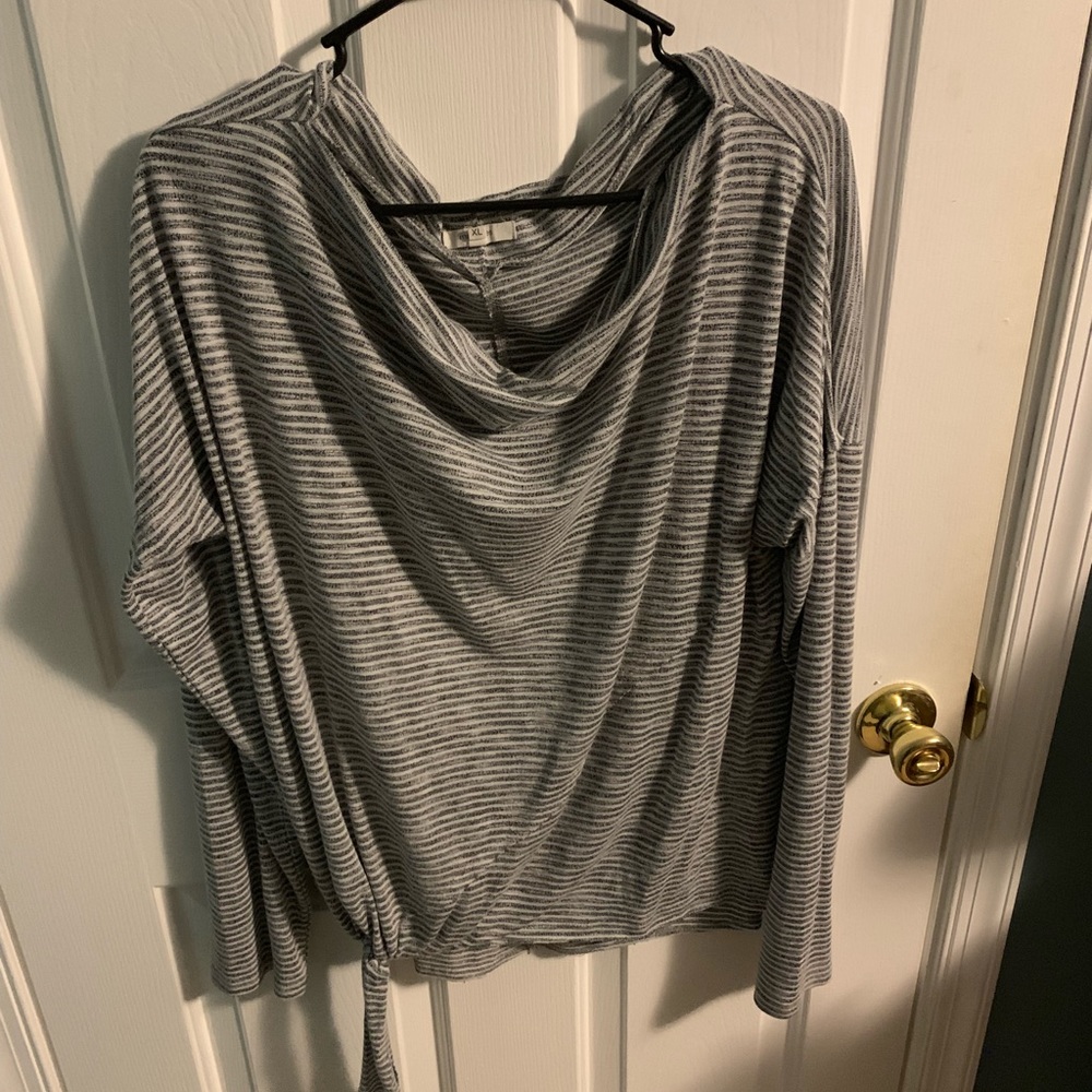 ☀️3 for $15 Tie waist top